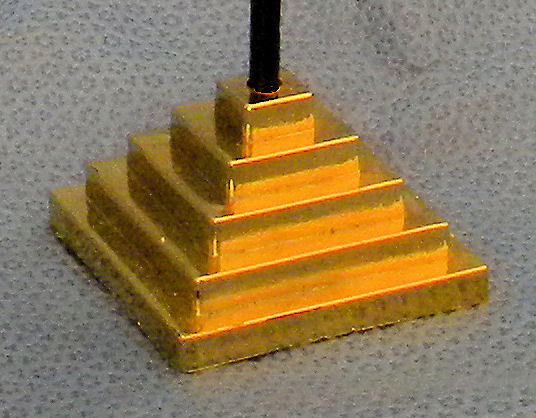 Pyramid base for one 4x6" flag - Gold plastic pyramid base for one 4x6" flag.